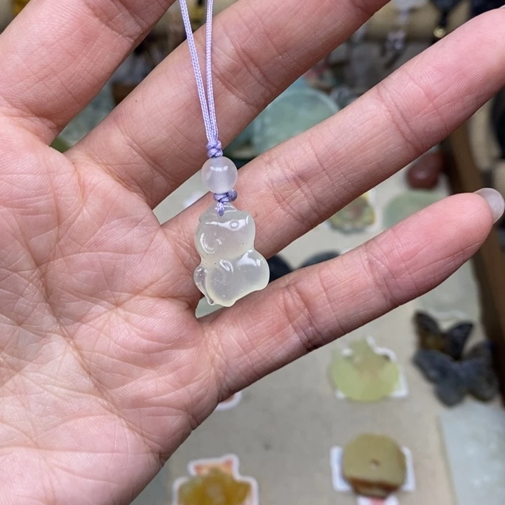 蛇纹石玉未镶嵌颈饰
