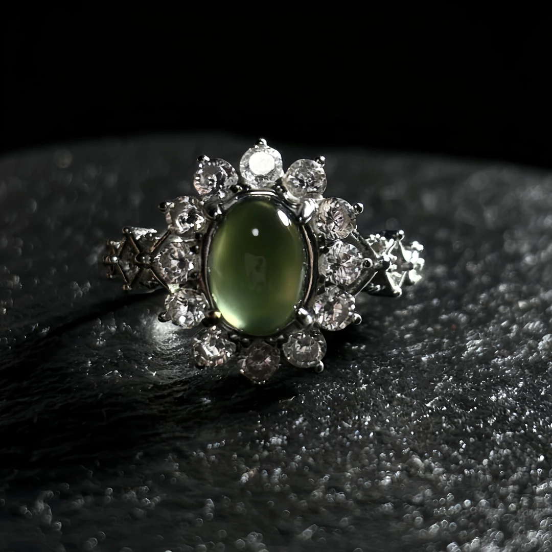 银镶岫玉绿冰戒指仅此一款