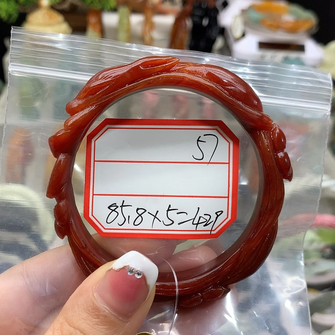 蛇纹石玉未镶嵌手镯跨****员