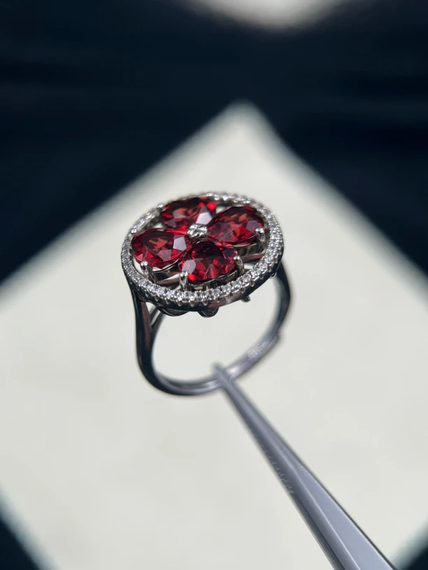 戒指｜石榴石·四叶草
