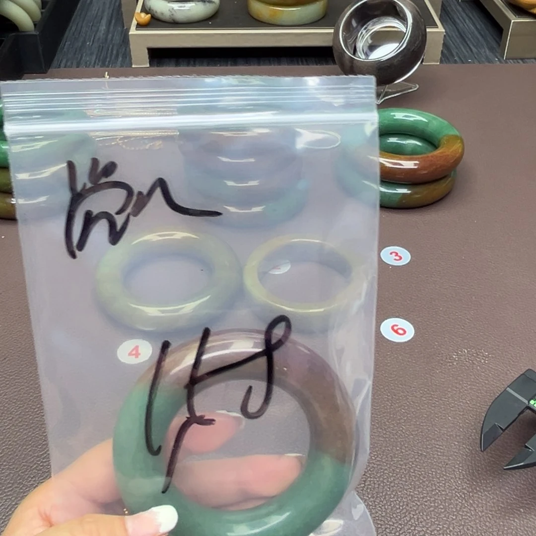 石英质玉手镯未镶嵌觉*