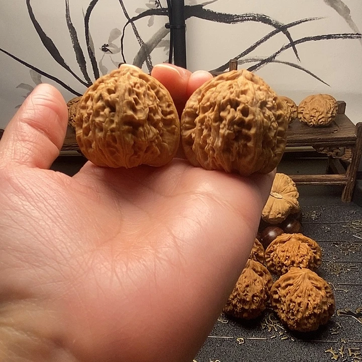 文玩核桃把件白狮子
