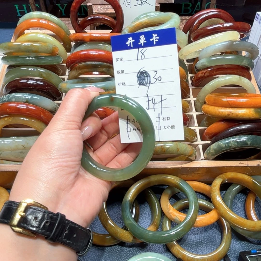 汐***汐蛇纹石玉未镶嵌手镯