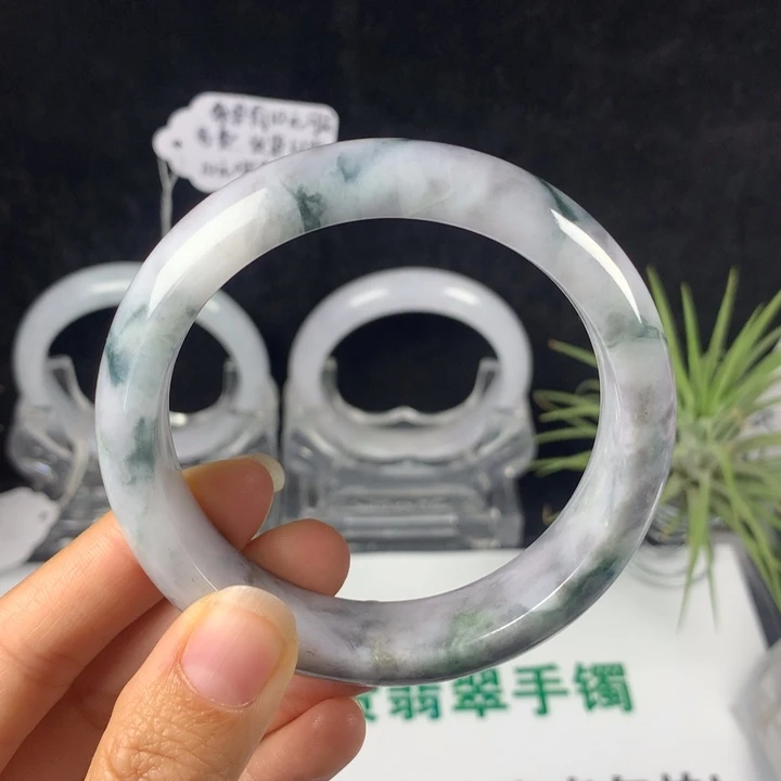 翡翠未镶嵌手镯65号。 58.3圈
