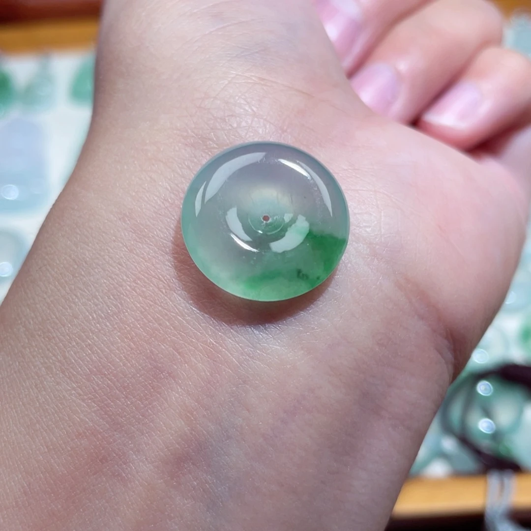 翡翠未镶嵌颈饰扣子