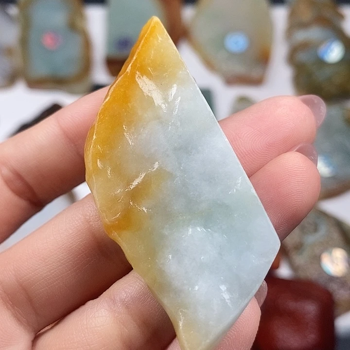 颈饰未镶嵌翡翠天然