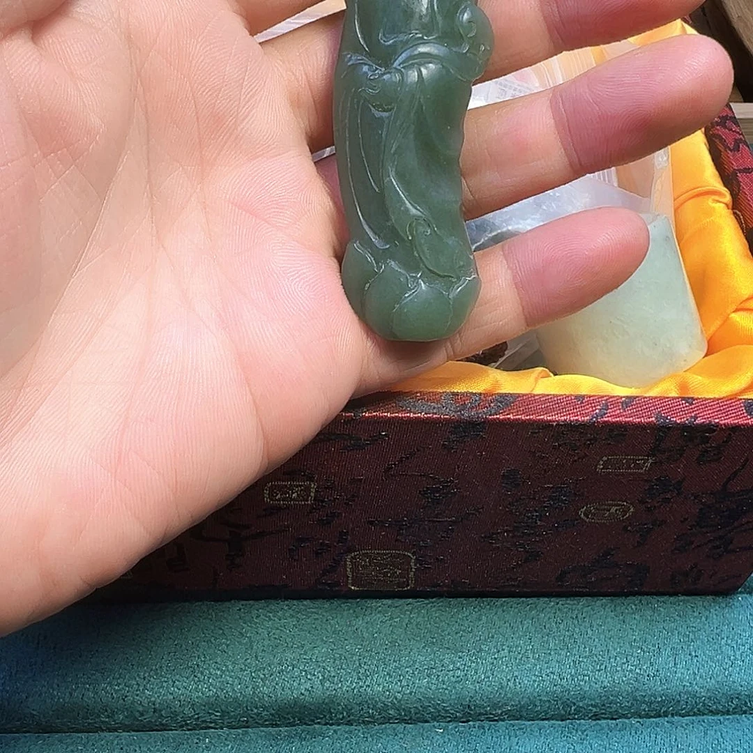 和田玉（翠青玉）戒指未镶嵌