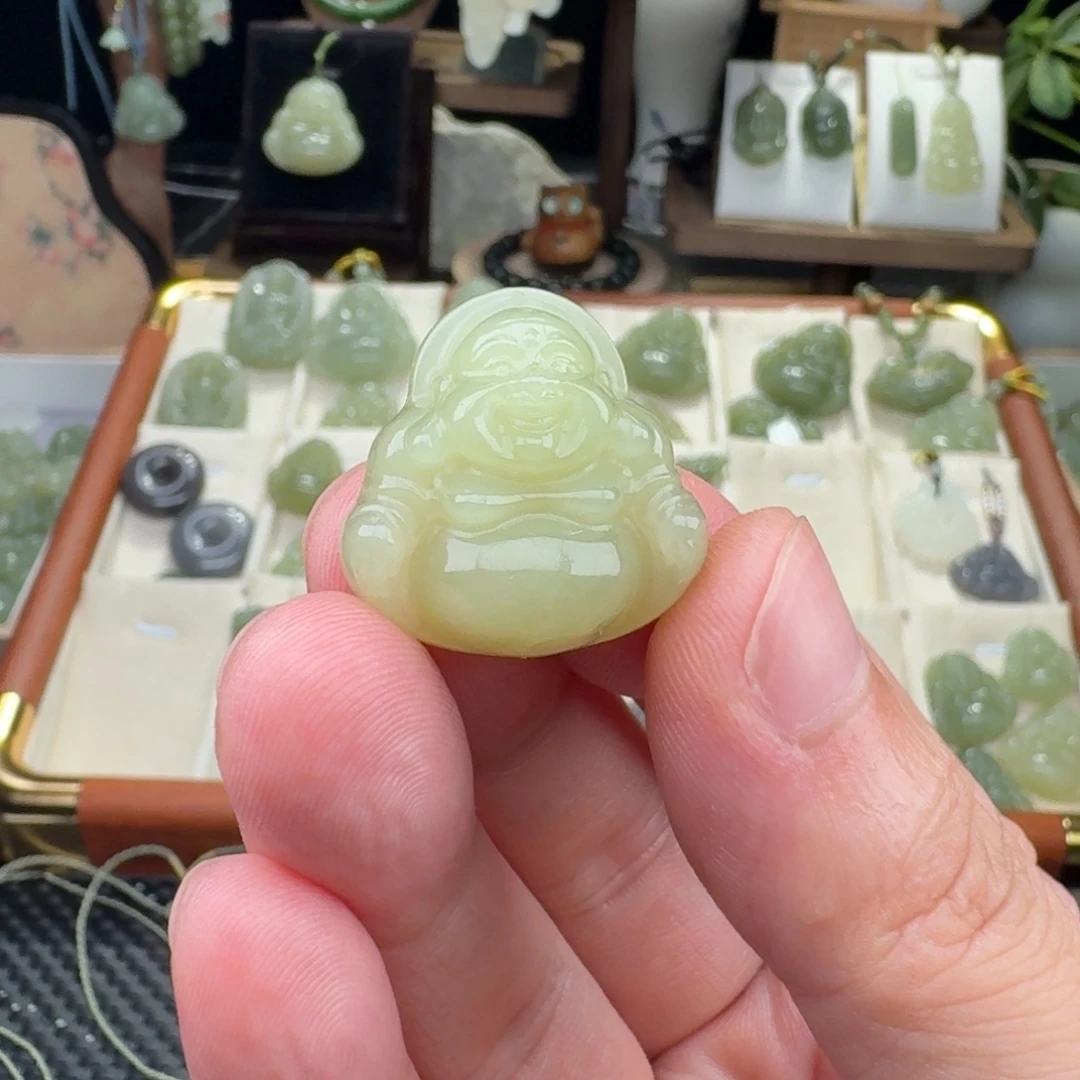 ᝰ****颈饰未镶嵌和田玉