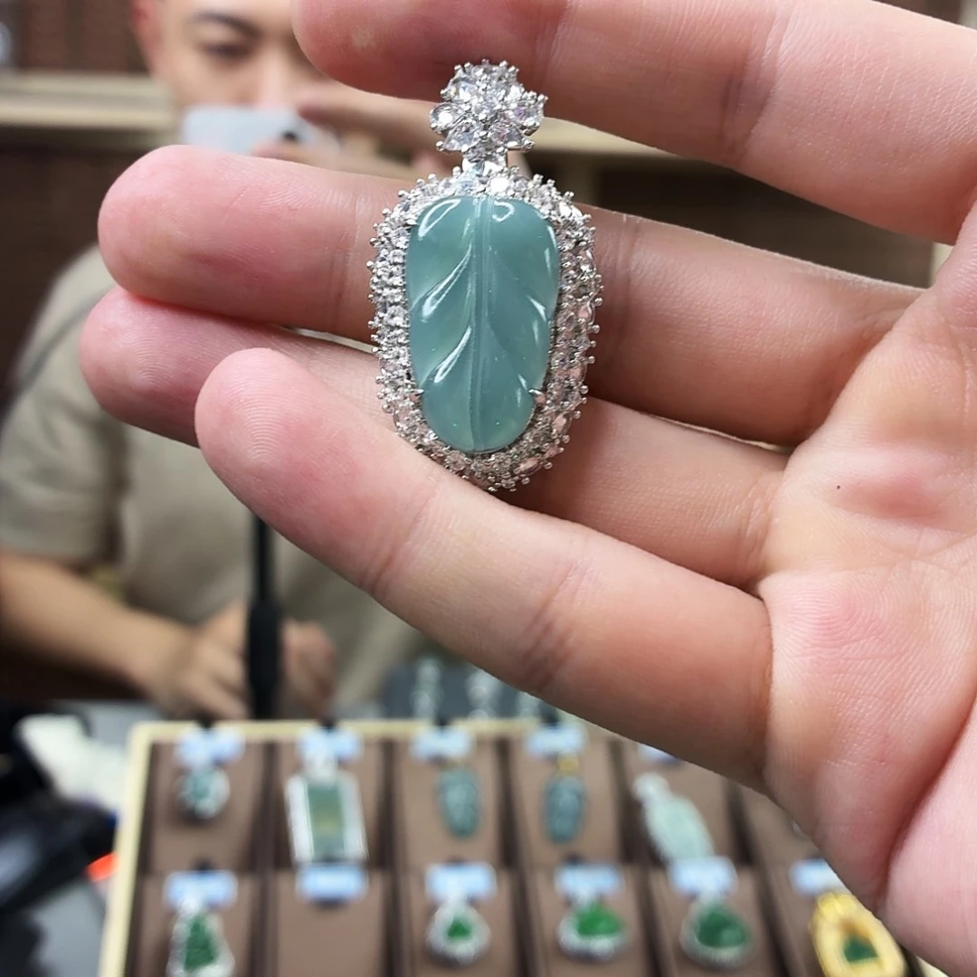 翡翠未镶嵌项圈d35