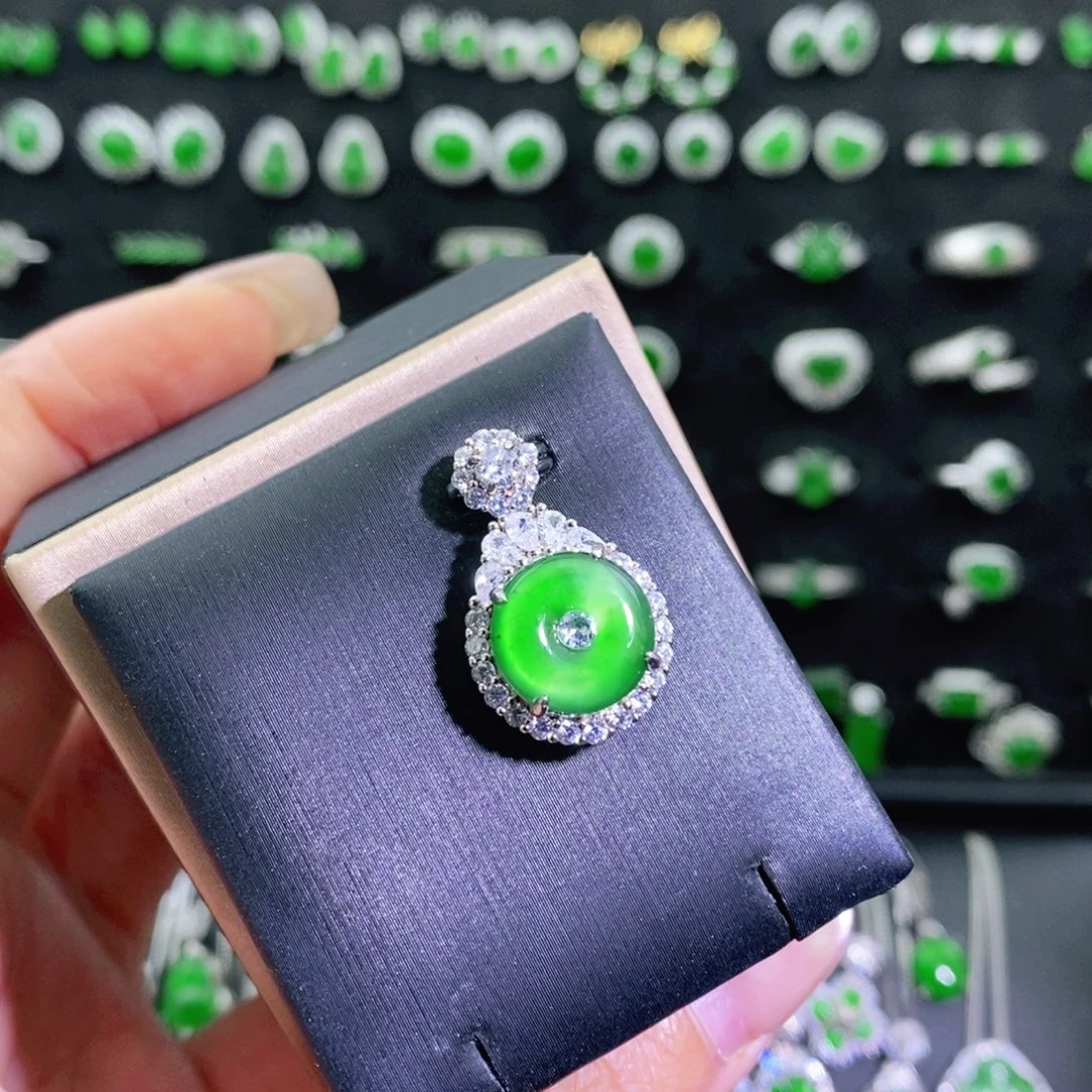 翡翠银S925镶嵌颈饰多样性