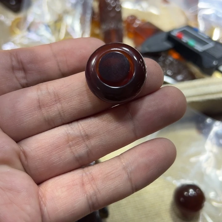 琥珀颈饰未镶嵌忽**子琥珀戒指