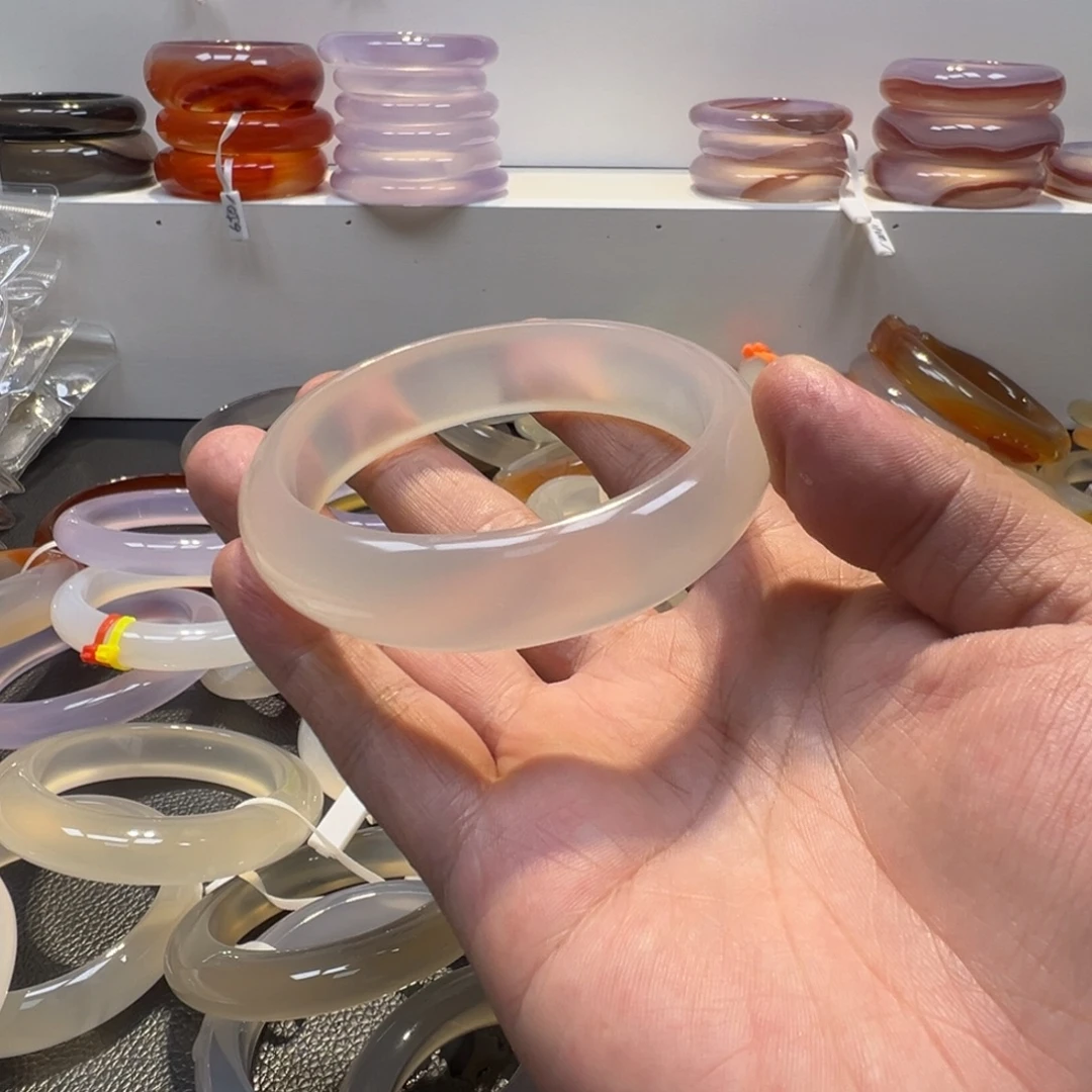 卡***拉玛瑙/玉髓未镶嵌手镯