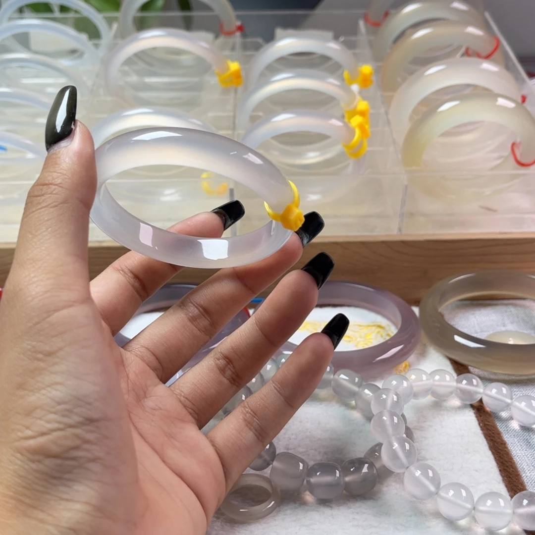 手镯玛瑙/玉髓未镶嵌无**虑