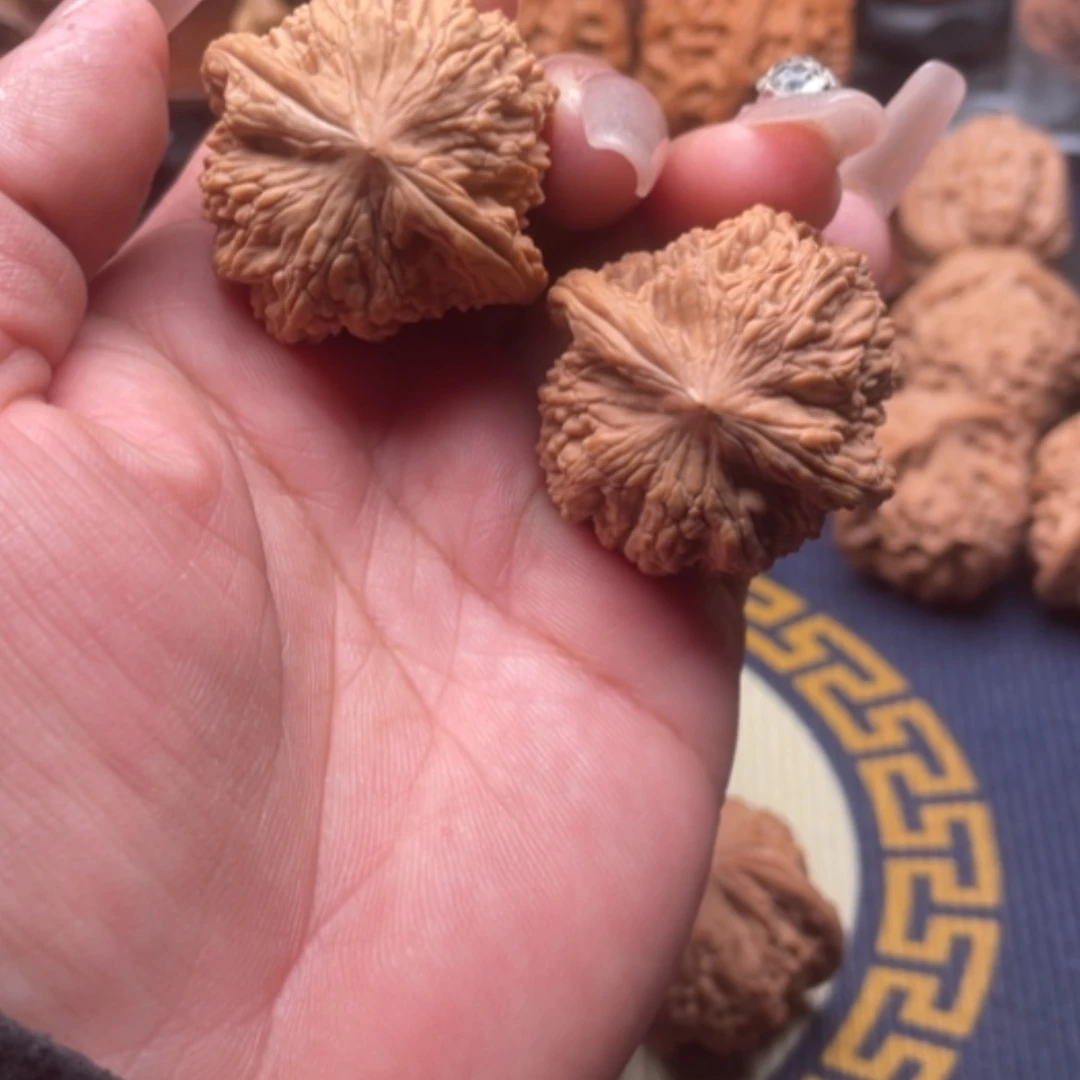 【闪购商品】猴头核桃吊坠球虎38尺