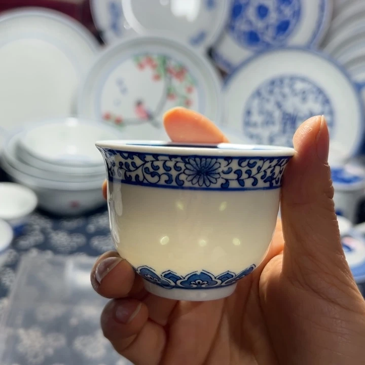 陶青花玲珑山清水秀小茶杯