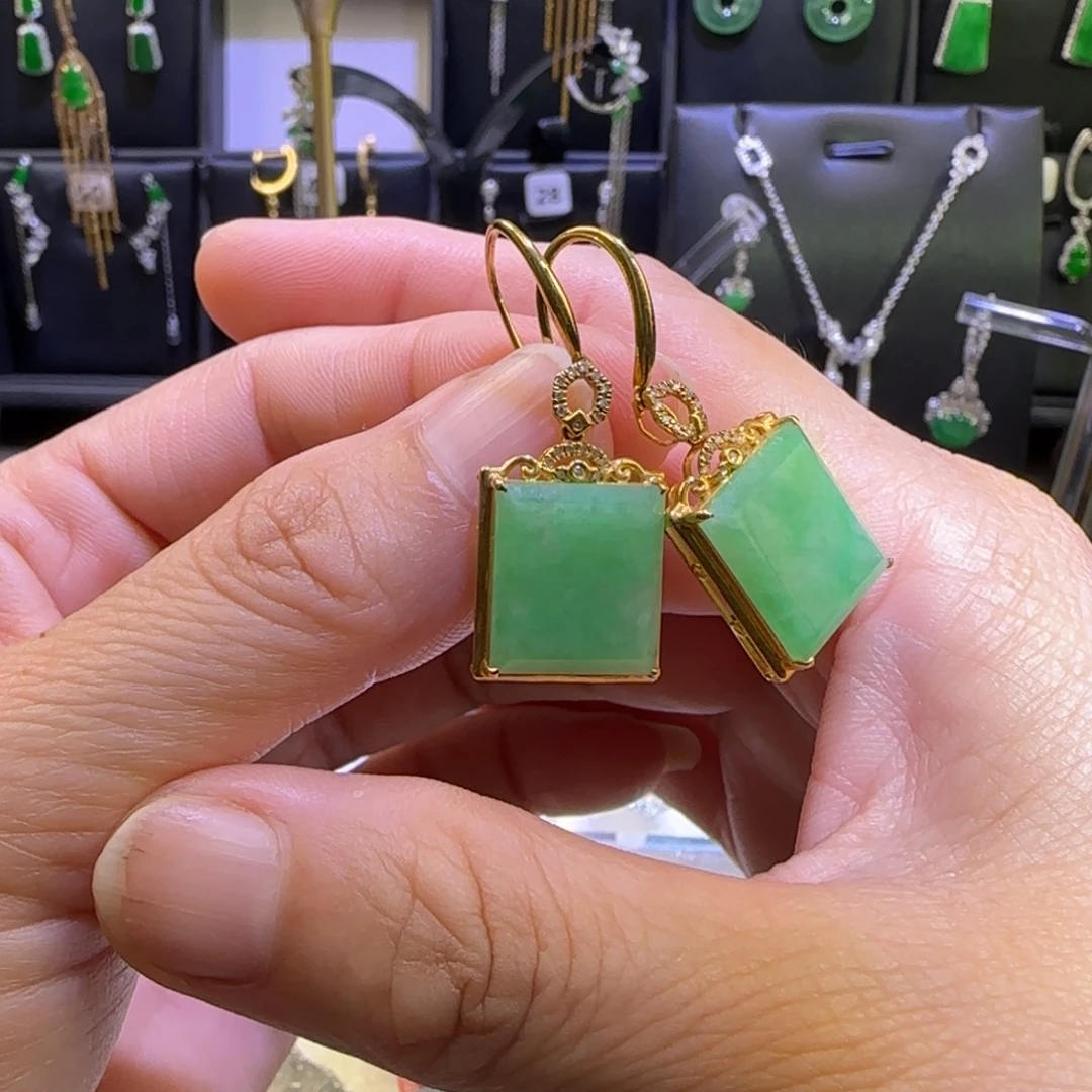 翡翠18K金镶嵌颈饰耳环