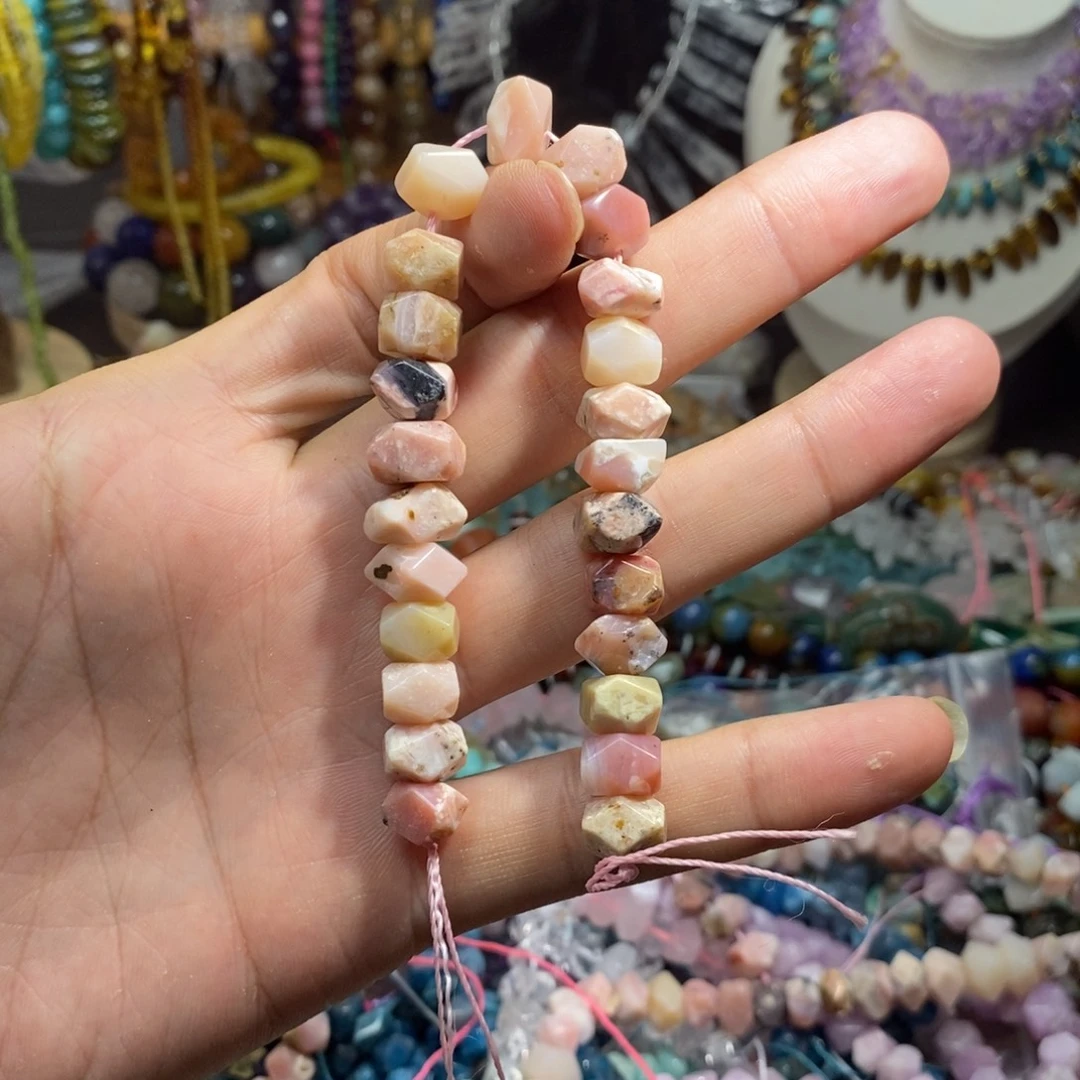 未镶嵌，粉澳宝冲角10mm，石英质玉