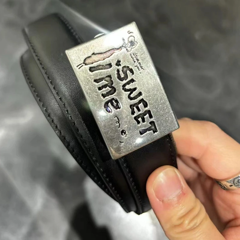 AMASS/阿玛施新款经典银黑趣味字母休闲方扣牛皮革腰带590044