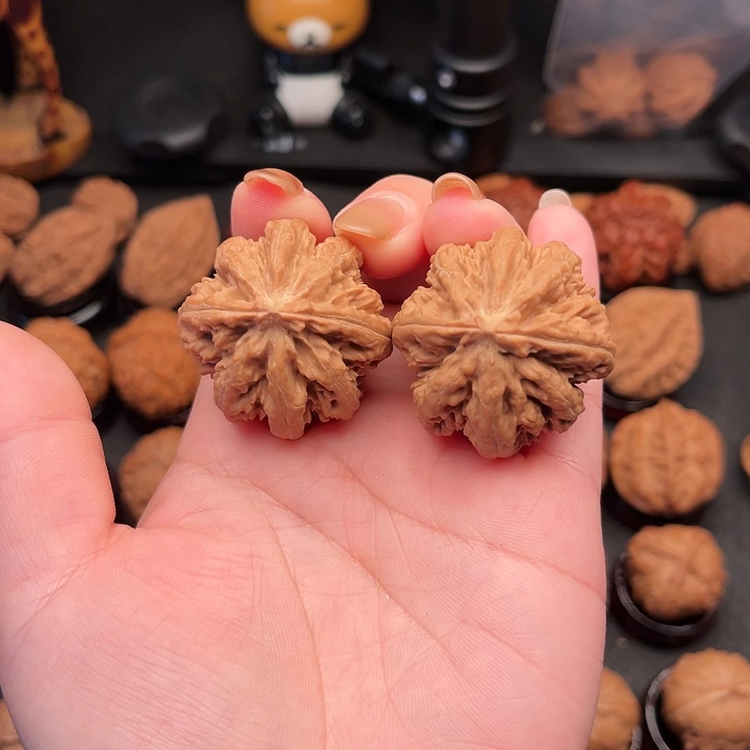 文玩核桃把件粗筋王L