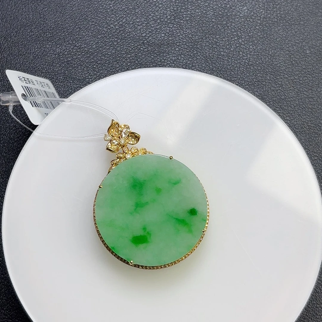 翡翠18K金镶嵌颈饰