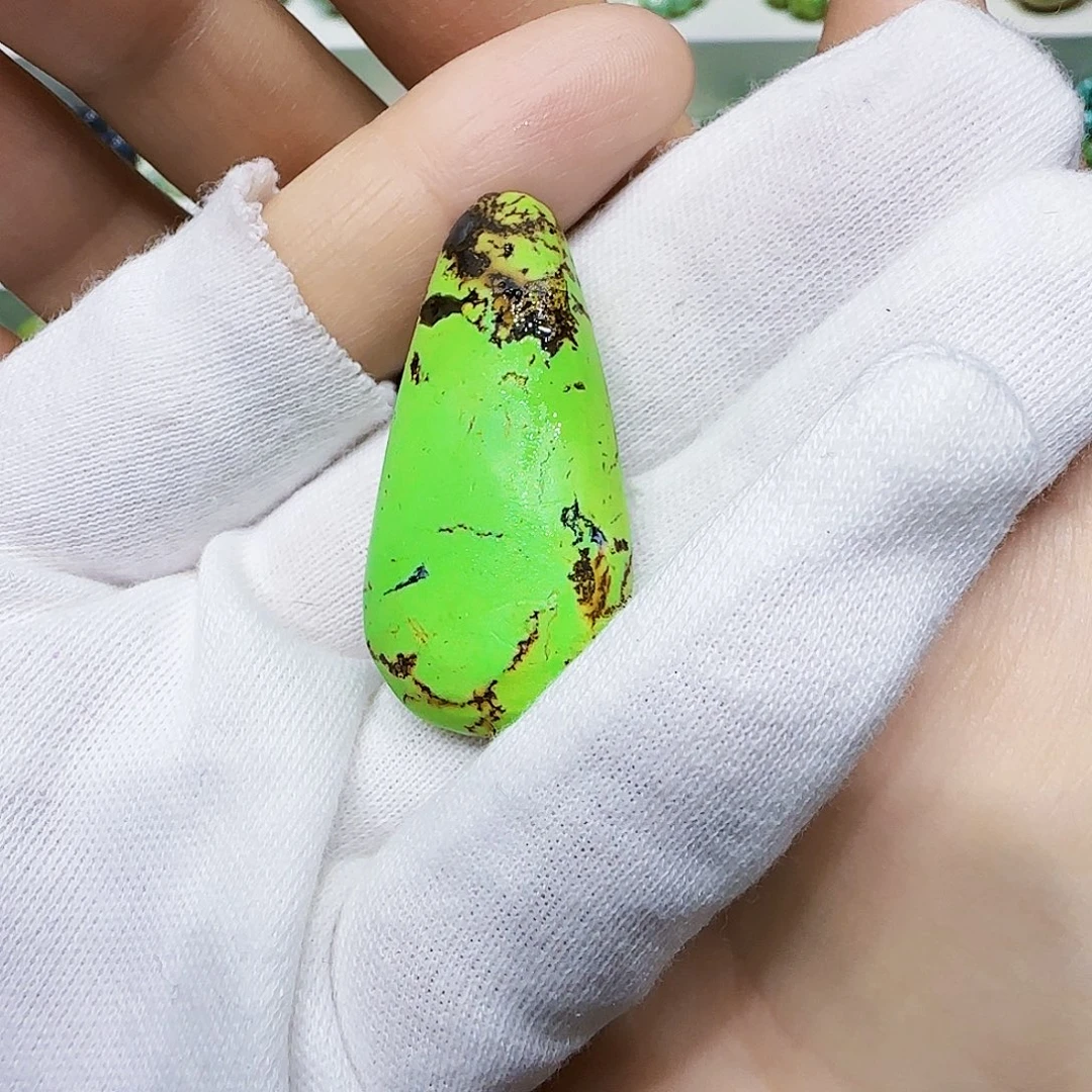 绿松石未镶嵌原矿绿松石