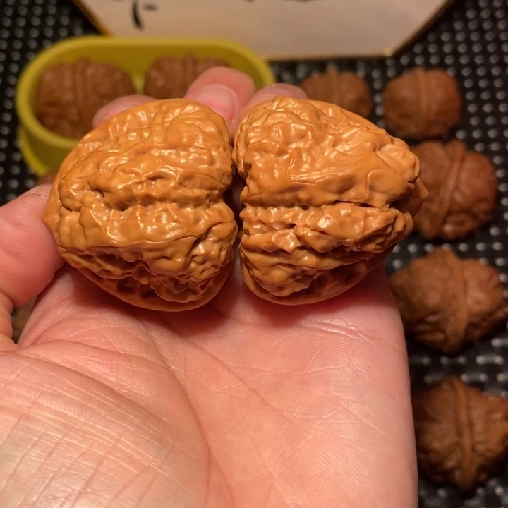 文玩核桃把件一线天开背超大腿三角箭毒蛙