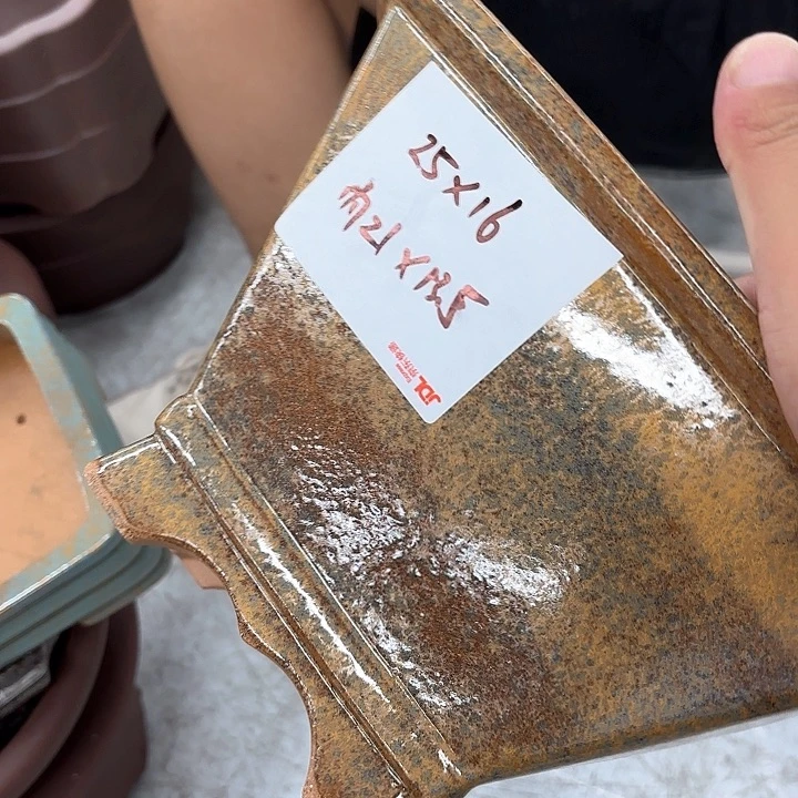 紫砂花盆紫砂的颜色很好看