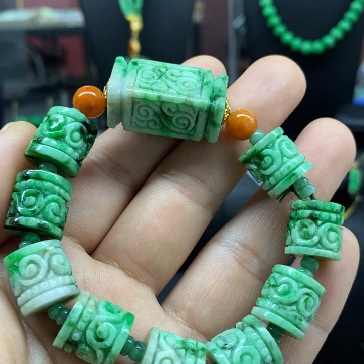 翡翠颈饰未镶嵌手链