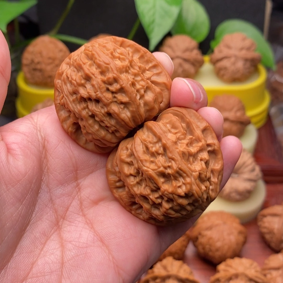 把件文玩核桃光*42“红皮”大球白