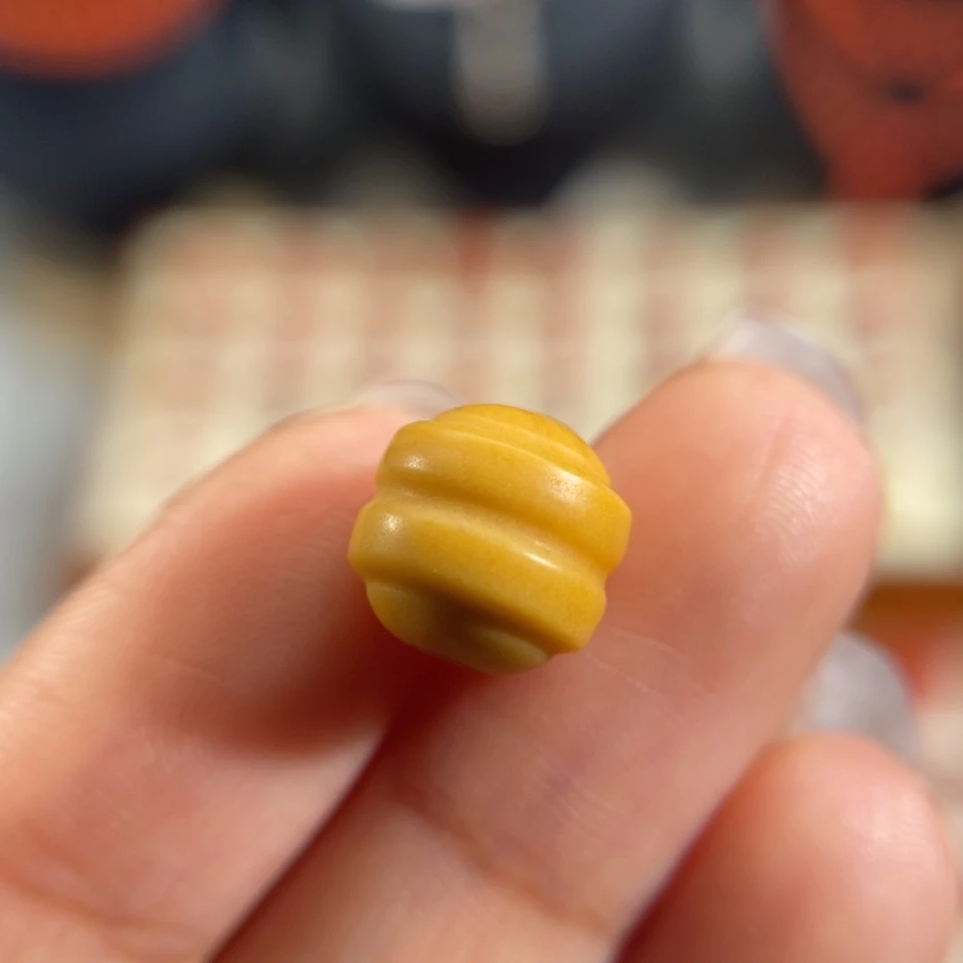 石英质玉（黄龙玉）未镶嵌线轴9.7x9.5mm 不退换