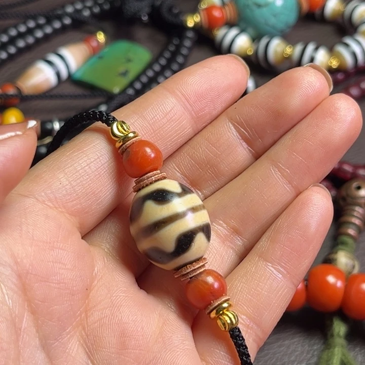 颈饰琉璃用****9琉璃…………….