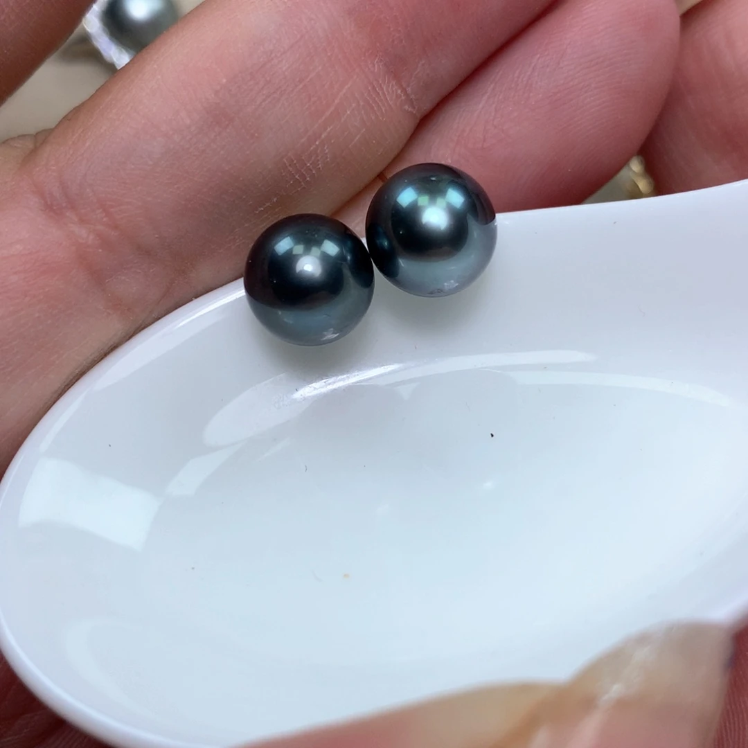 18K金镶嵌海水珍珠耳饰