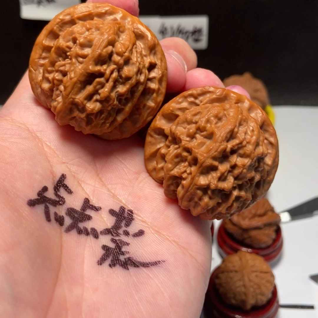 吊坠文玩核桃金麒麟45尺57