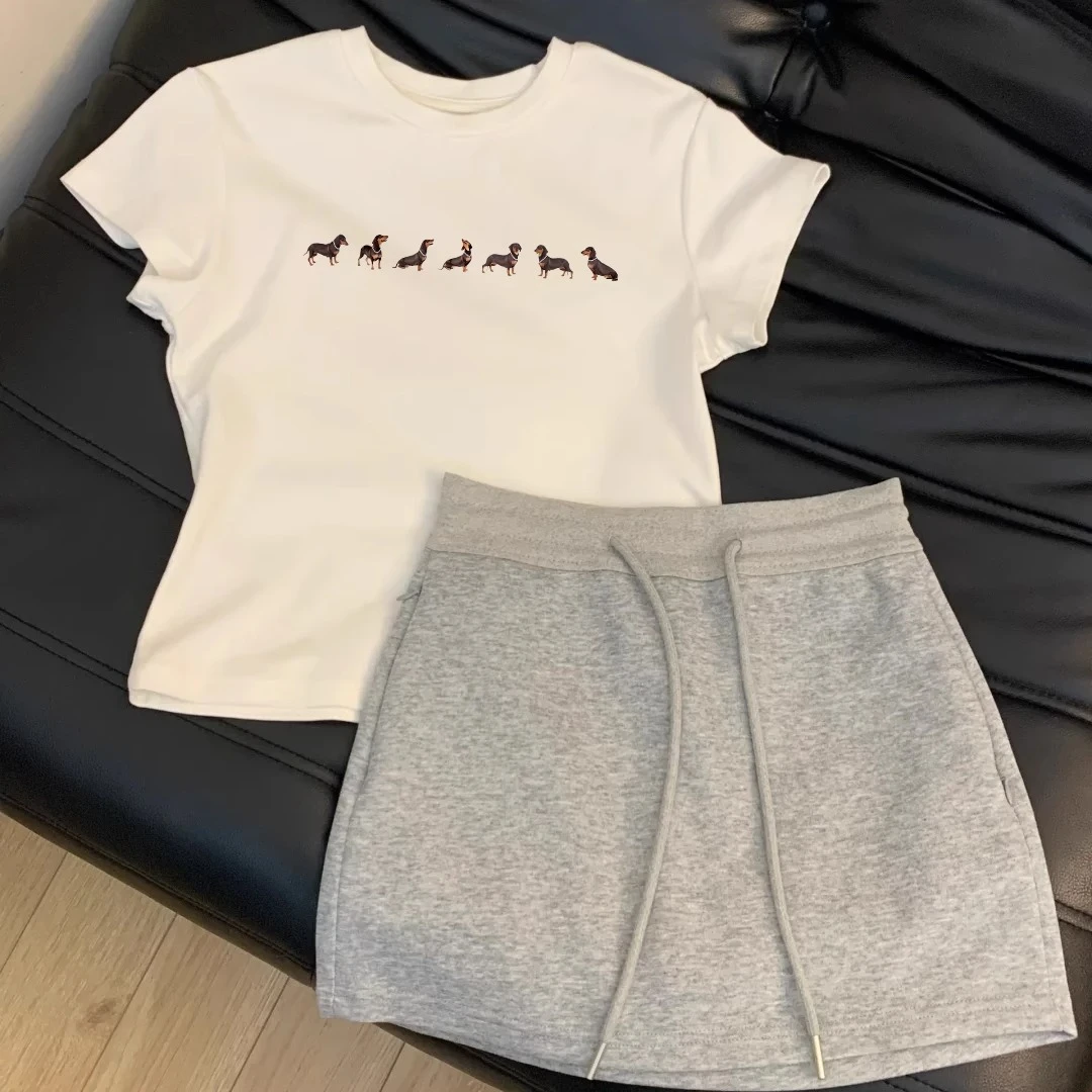 夏季韩版修身显瘦简约复古印花短袖t恤女设计感百搭正肩白色上衣