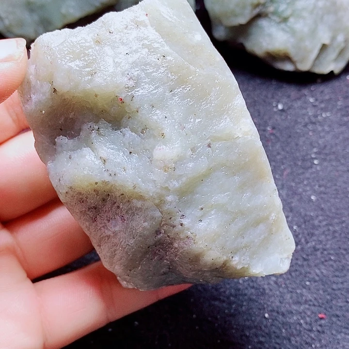 未镶嵌和田玉（糖玉）珠宝半成品