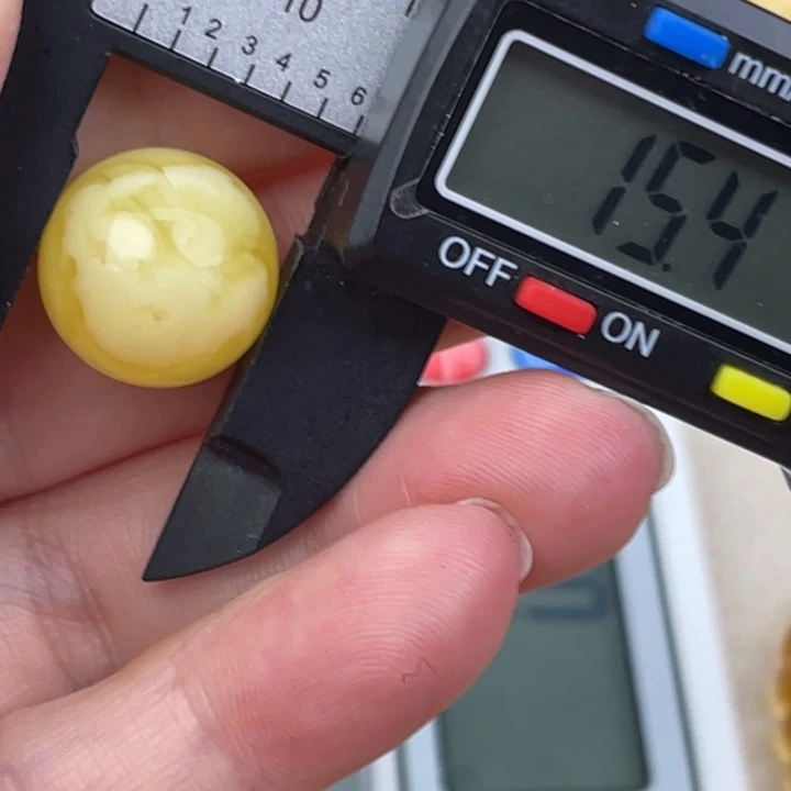 蜜蜡未镶嵌裸石403