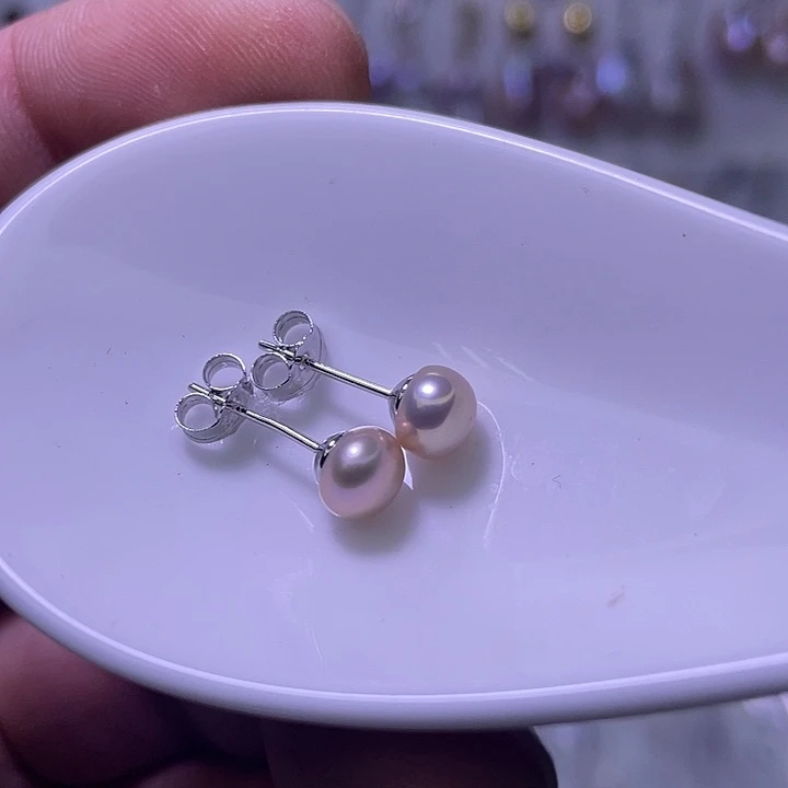 贝***呀未镶嵌颈饰淡水珍珠18