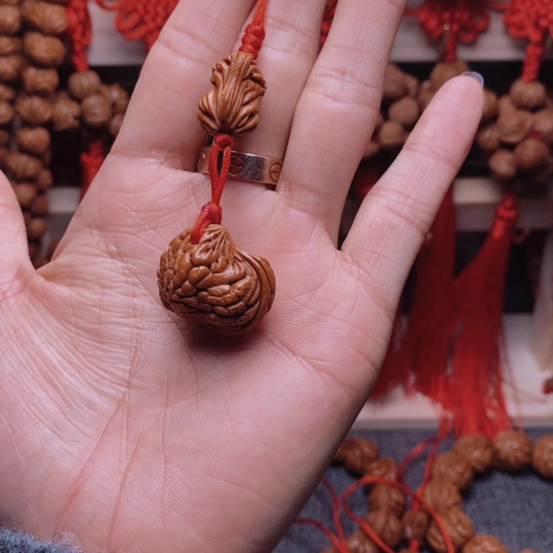 桃核吊坠龙纹桃枭