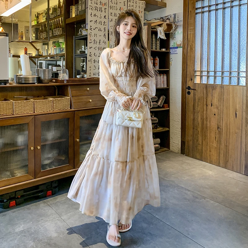 杏色碎花收腰薄款长裙子女夏季新款海边度假气质法式绝美连衣长裙