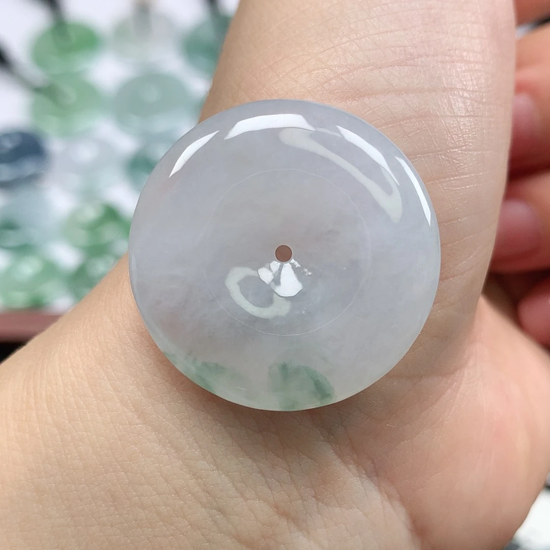 翡翠颈饰未镶嵌平安