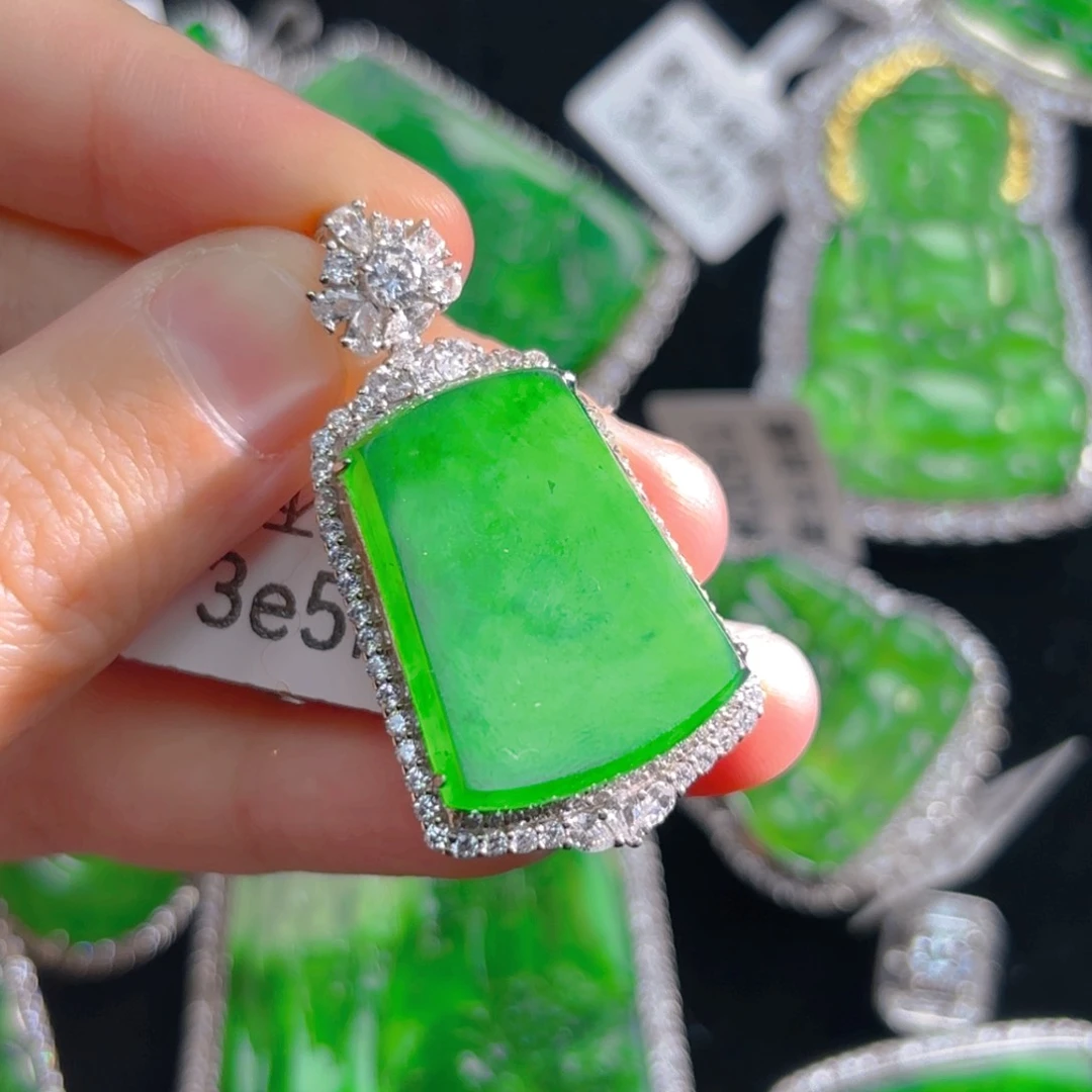 翡翠颈饰银S925镶嵌无事牌