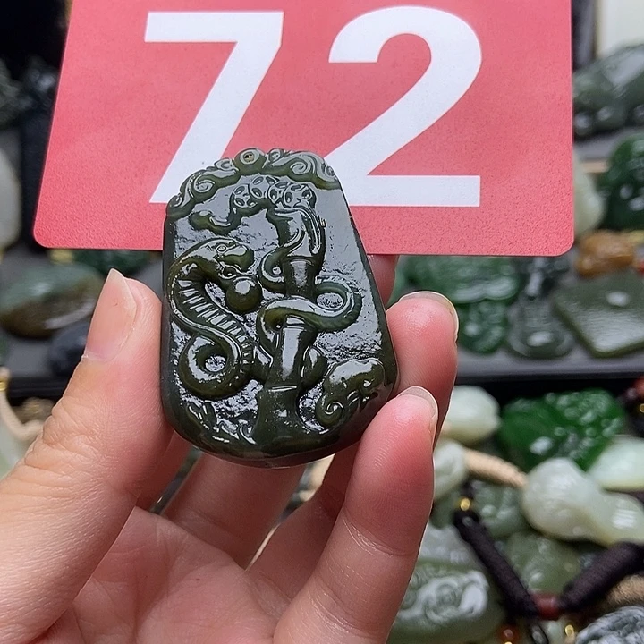 和田玉未镶嵌颈饰