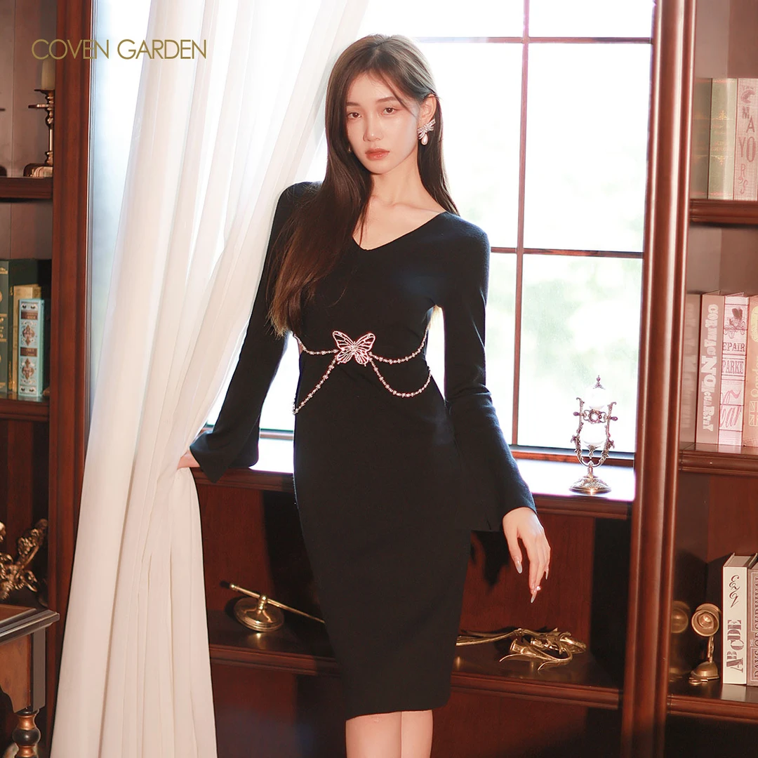 哥文花园黑色高贵毛针织秋冬连衣裙收腰CLA1031230