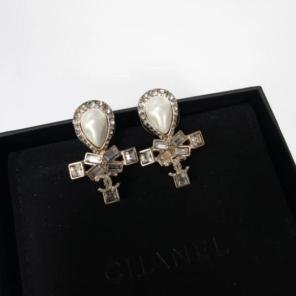 Chanel 闪钻巴洛克珍珠耳钉