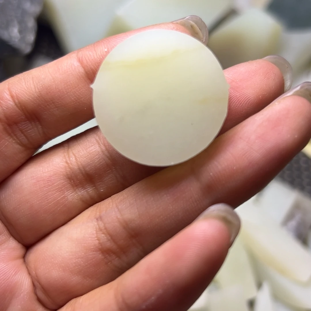 和田玉未镶嵌项链