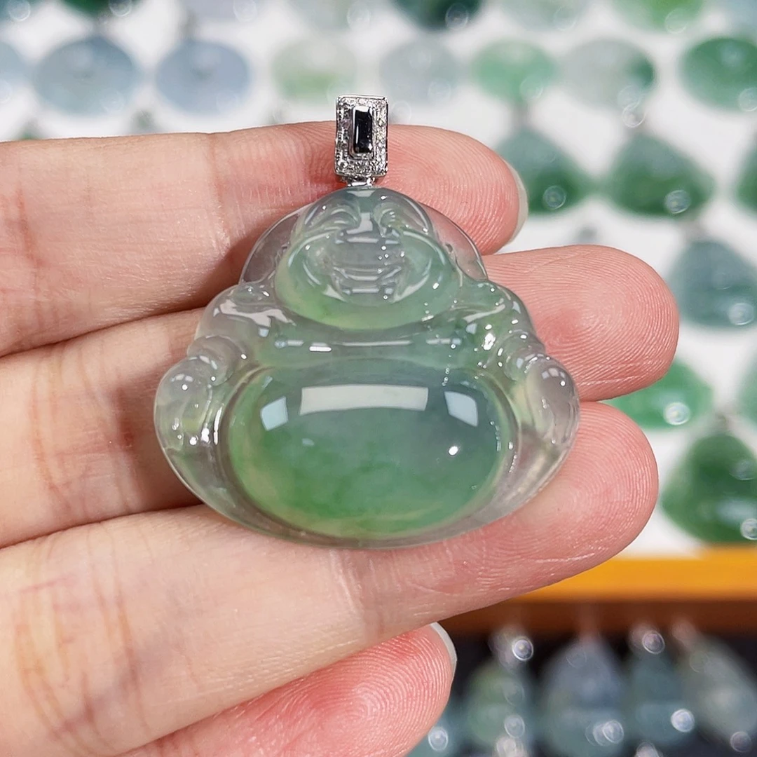 颈饰18K金镶嵌翡翠吊坠