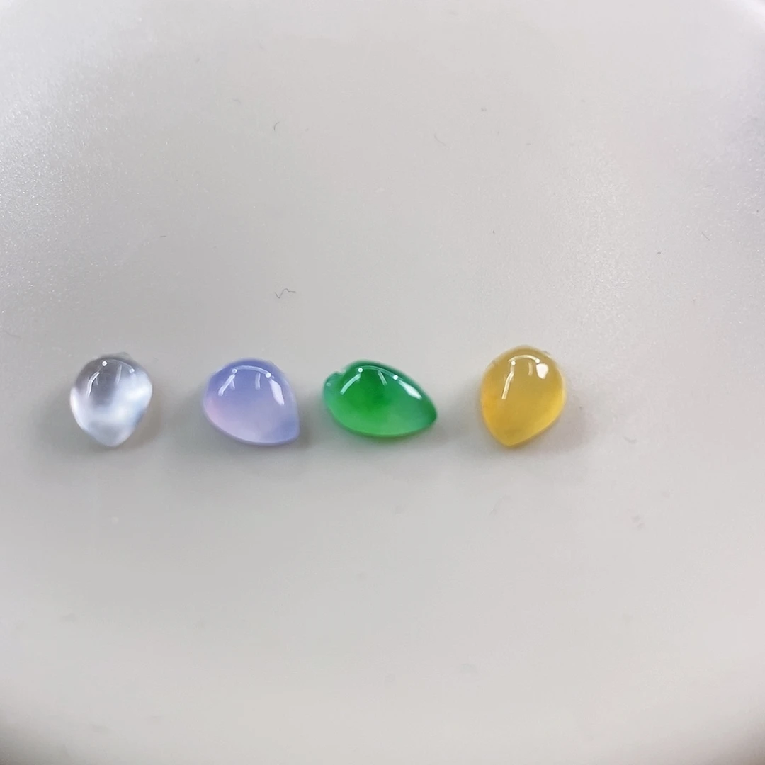 散珠翡翠一手桃子