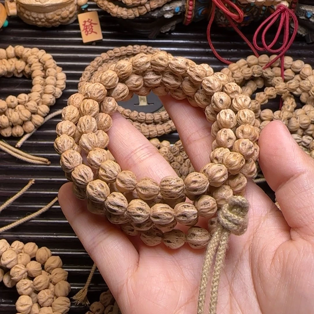 柏香籽/百香籽吊坠猪**.