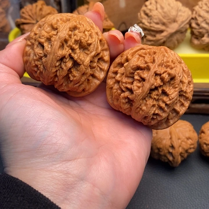 大***路把件文玩核桃118平谷大粗筋49全品