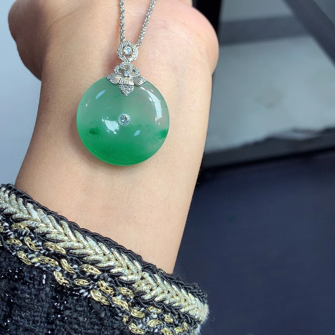 颈饰银S925镶嵌石英质玉（非洲翠）